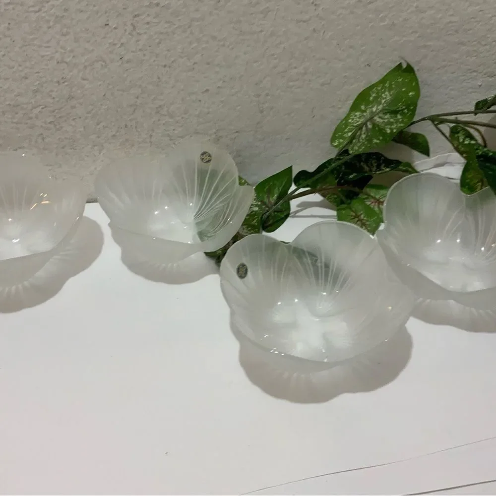 New Vintage 1980s Mikasa Frosted Scallop Shell 6